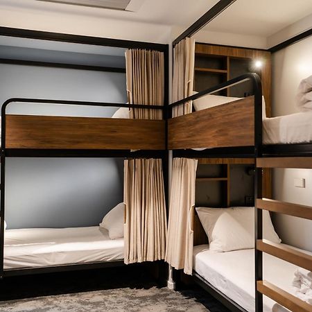 Haka House Christchurch Exteriér fotografie A capsule hotel in Tokyo