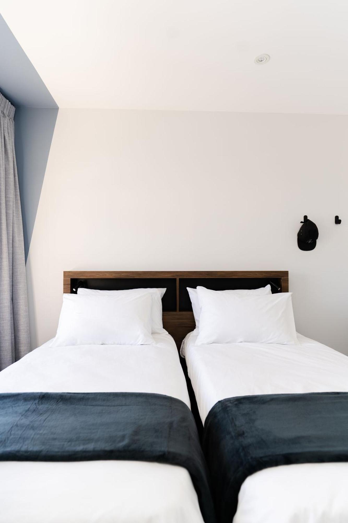Haka House Christchurch Exteriér fotografie A room at the hotel