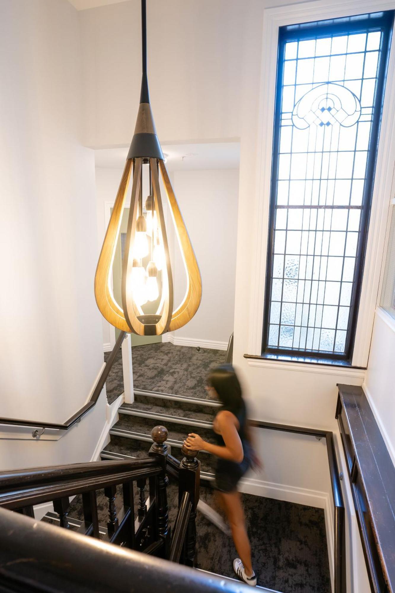 Haka House Christchurch Exteriér fotografie The staircase